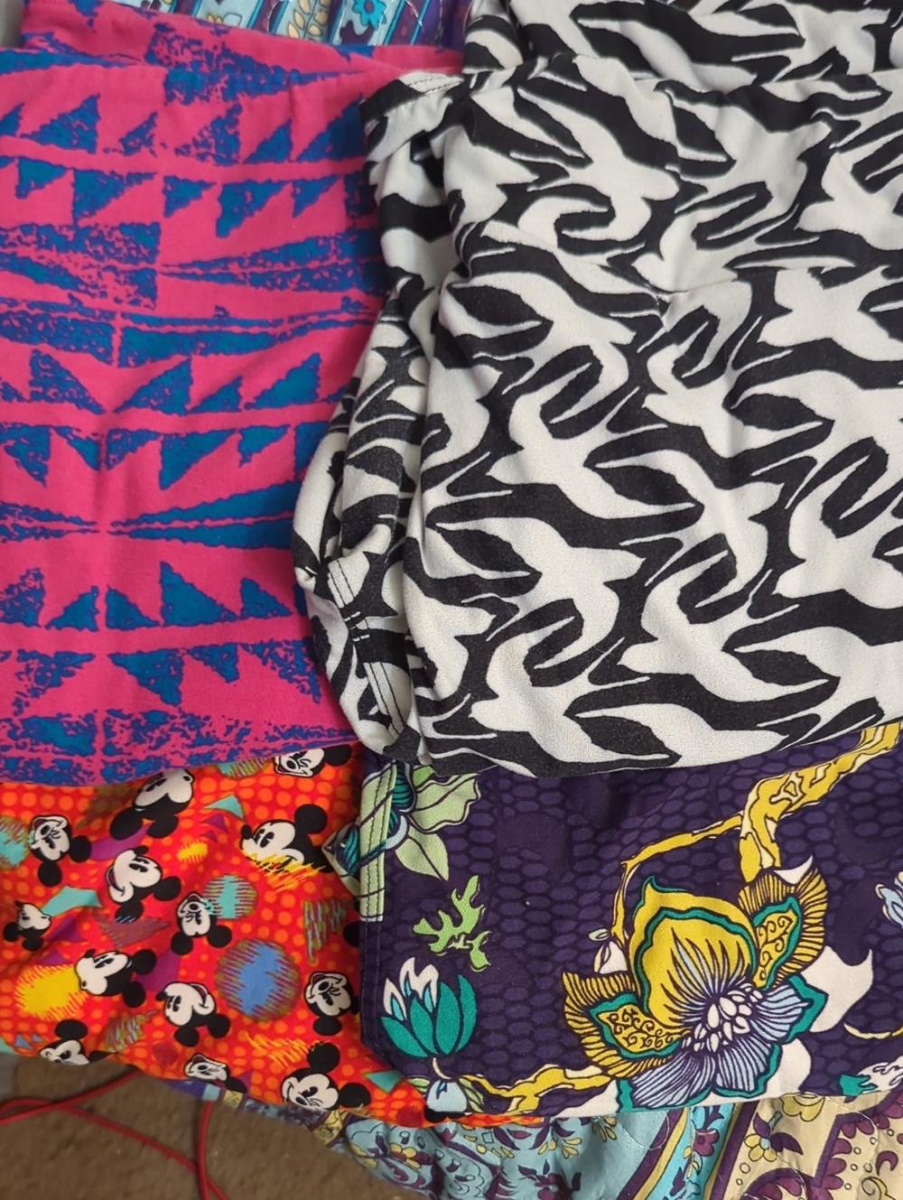 Bundle Of 4 Lularoe Leggings In Tall &Curvy